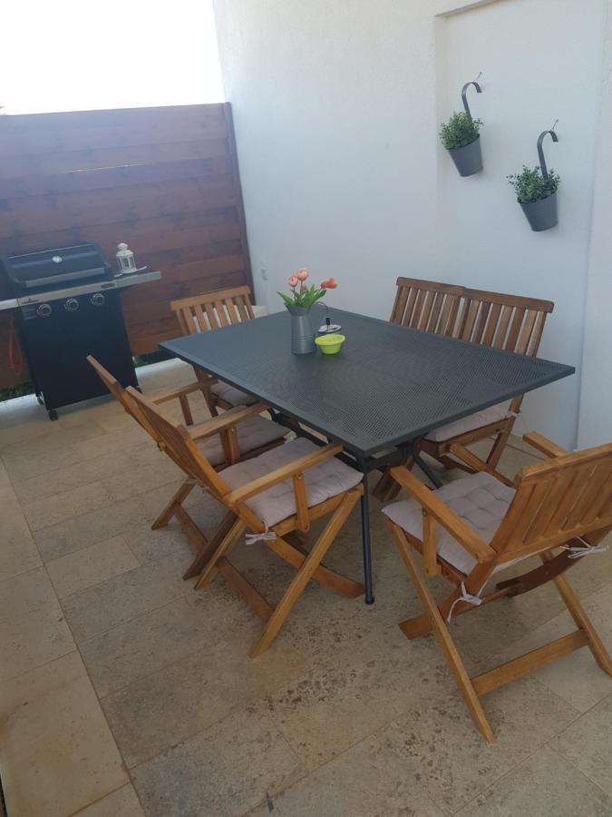 Guest House Flora Pazin Esterno foto
