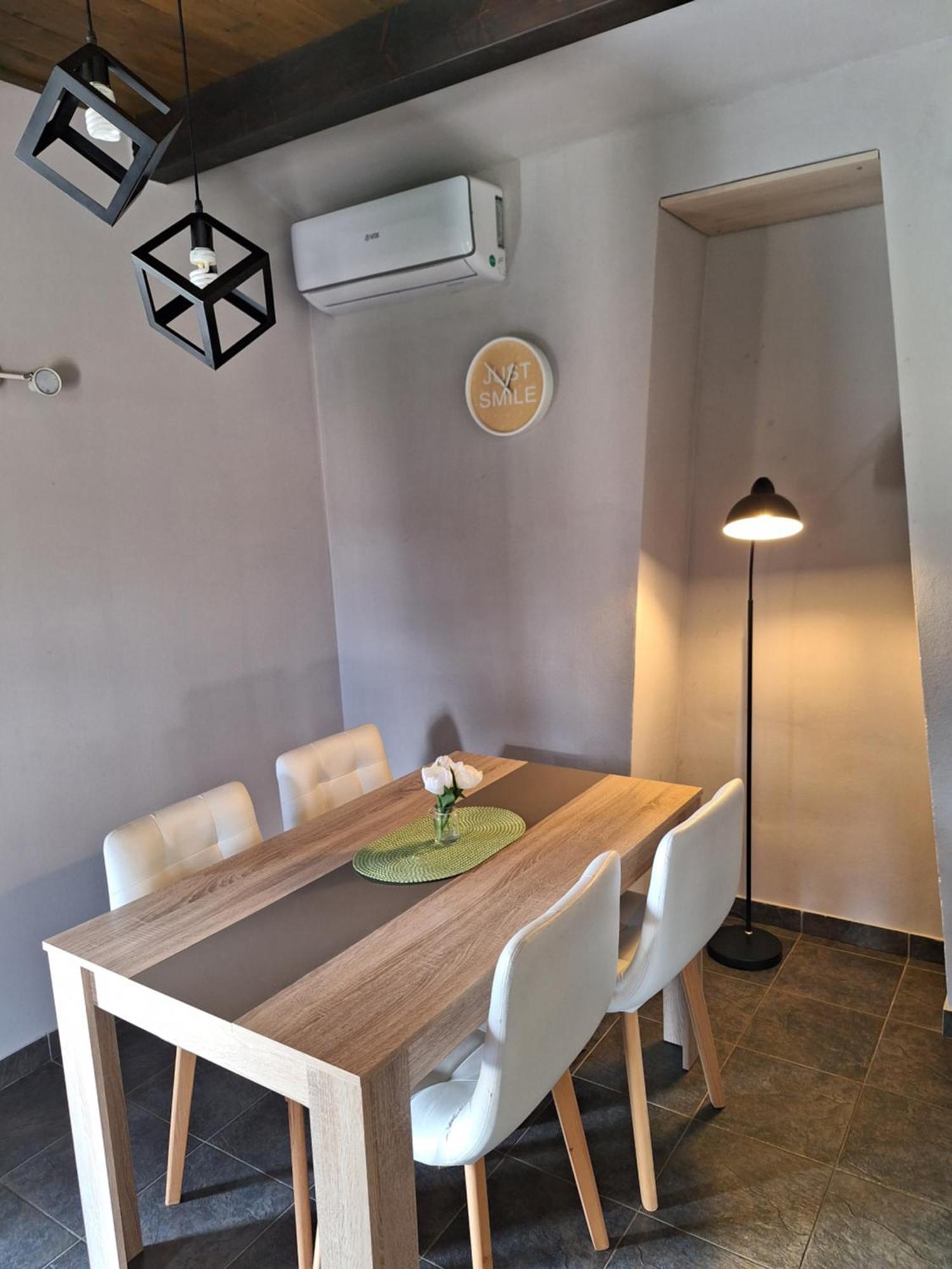 Guest House Flora Pazin Esterno foto
